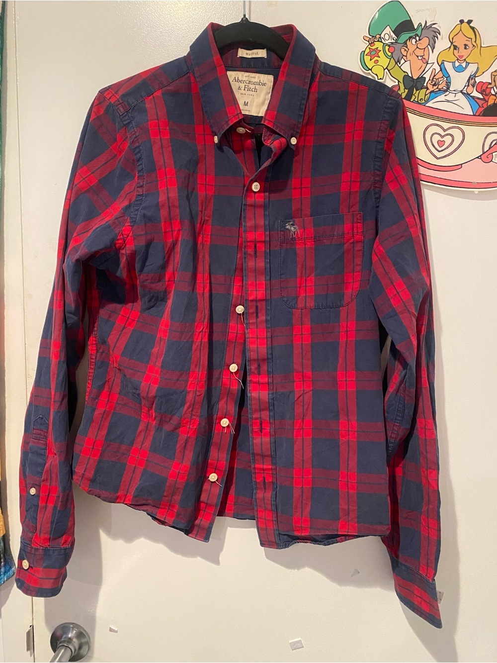 Abercrombie & Fitch Muscle Fit Red & Navy Plaid Button Down Shirt – Men’s M